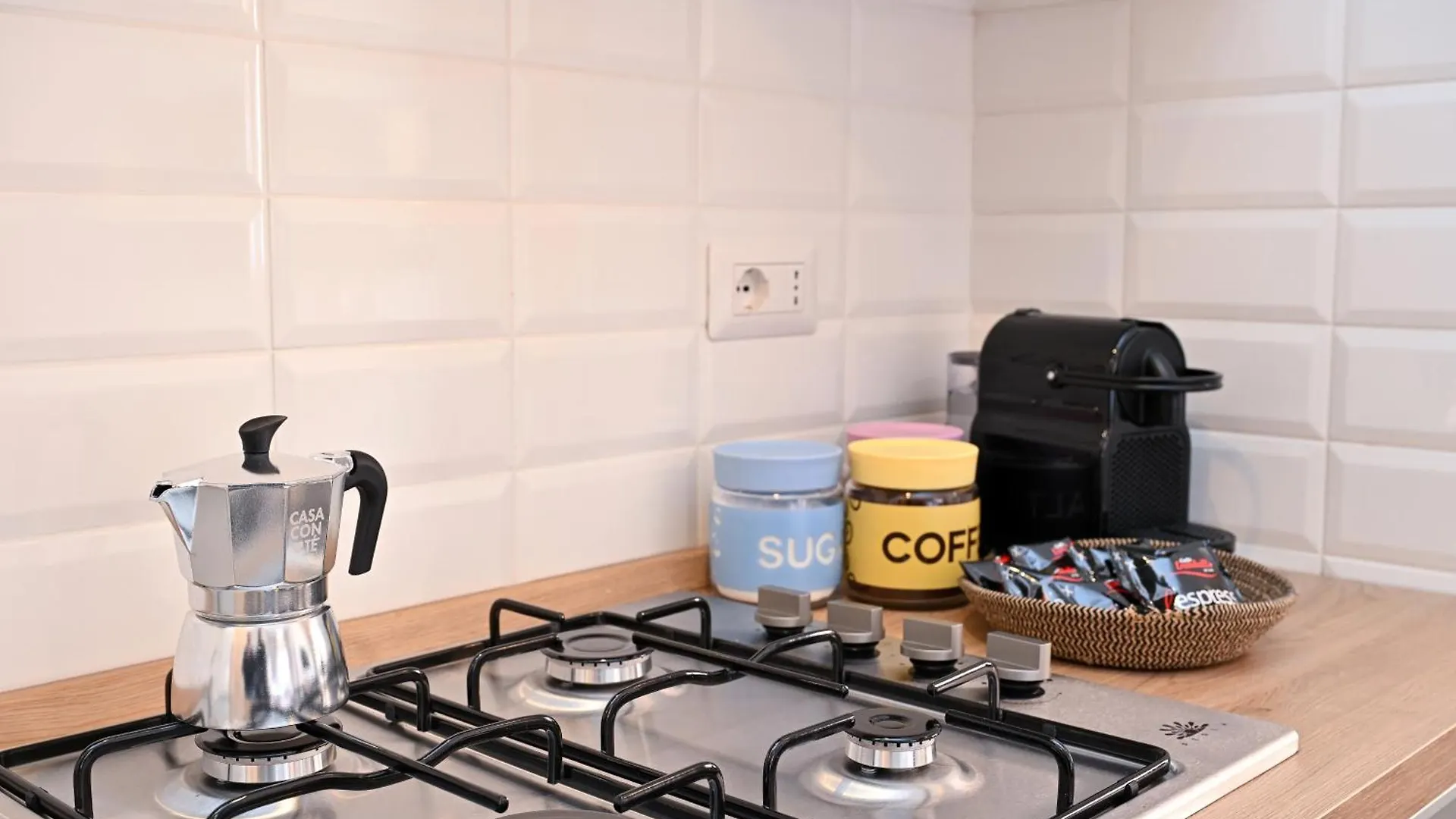 Cozy Studio Steps From Metro Station Apartment Rome