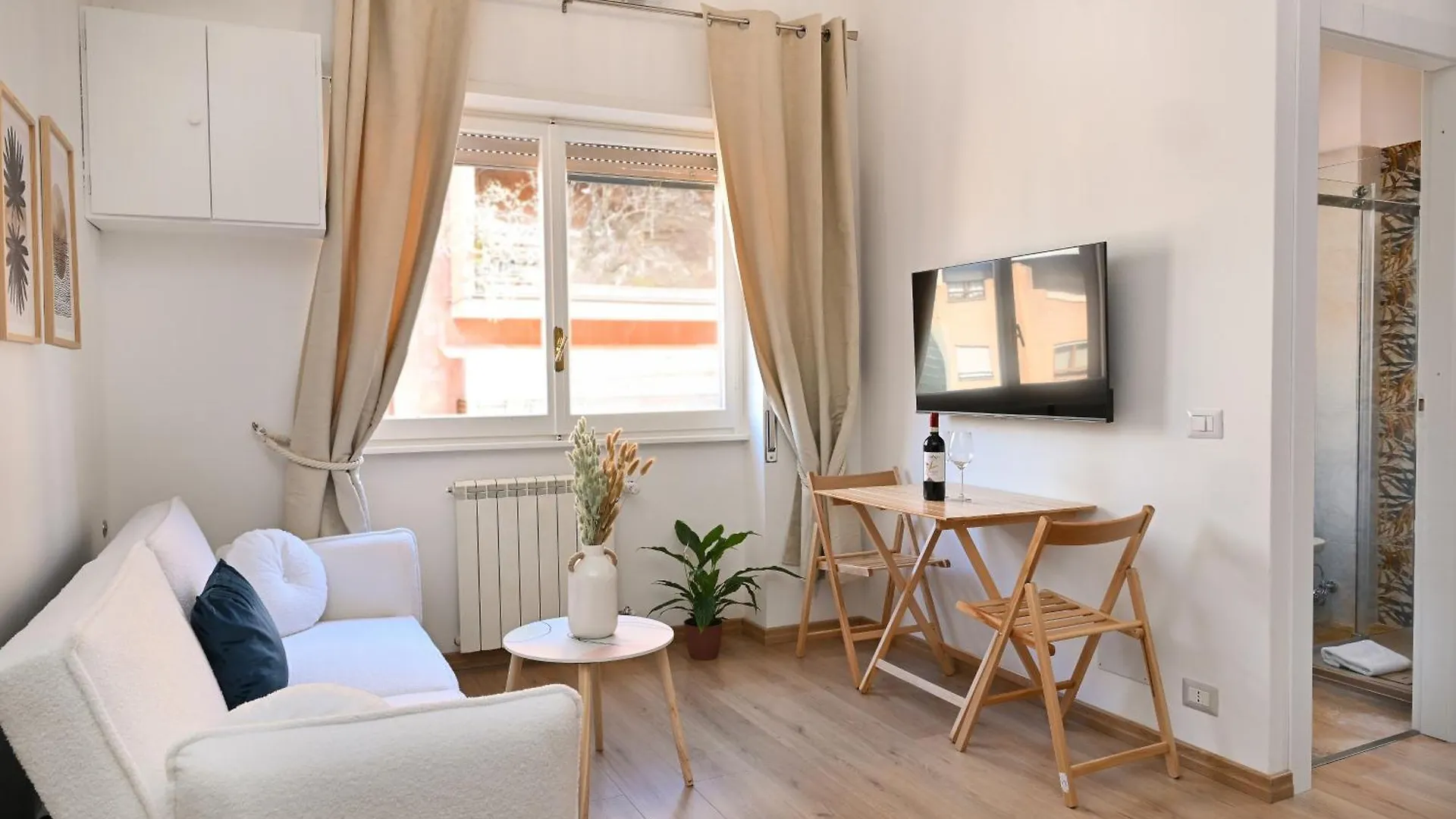 Cozy Studio Steps From Metro Station Apartment Rome
